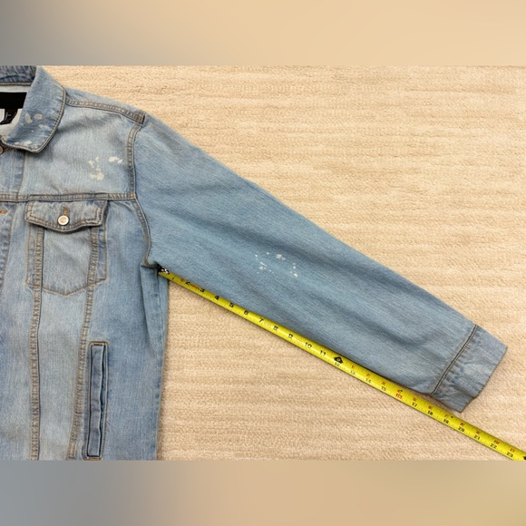 Forever 21 Men's Faded Blue, Color Distressed Denim Jacket, Size Large - Picture 12 of 14